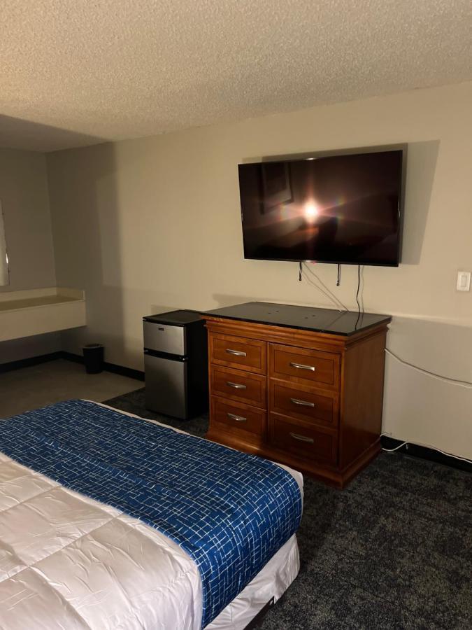 Travelodge By Wyndham Lincoln Northeast Exteriér fotografie