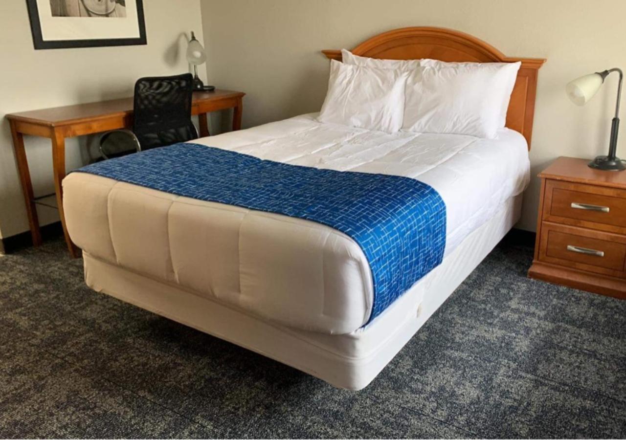 Travelodge By Wyndham Lincoln Northeast Exteriér fotografie